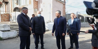 Володин жестко раскритиковал главу Вольского района за плохие дороги и мусор