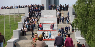 В Парк Победы пришли сотни саратовцев