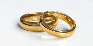 Племянница украла у горожанки обручальные кольца и сдала в ломбард Племянница украла у горожанки обручальные кольца и сдала в ломбард