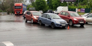 В Саратове прервано движение трамваев №3 из-за ДТП на путях В Саратове прервано движение трамваев №3 из-за ДТП на путях
