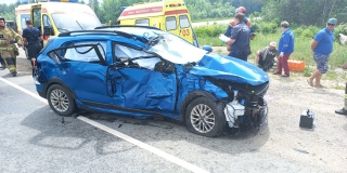 Ребенок и трое взрослых пострадали в ДТП с фурой Ребенок и трое взрослых пострадали в ДТП с фурой