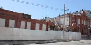 Чиновники намерены добиться полного восстановления исторического дома в центре Саратова