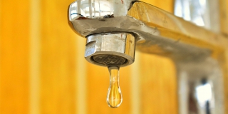 В Саратове жители 8 улиц на неделю остались без горячей воды В Саратове жители 8 улиц на неделю остались без горячей воды