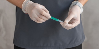 Вакцинацию от коронавируса завершили 332 689 саратовцев Вакцинацию от коронавируса завершили 332 689 саратовцев