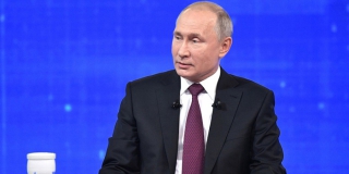 Путин поручил начать выплаты на школьников по 10 тысяч уже со 2 августа