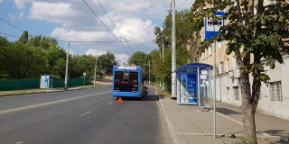 В Ленинском районе пенсионерку госпитализировали после падения в троллейбусе В Ленинском районе пенсионерку госпитализировали после падения в троллейбусе