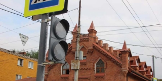 На опасном перекрестке в центре Саратова несколько дней не работают светофоры На опасном перекрестке в центре Саратова несколько дней не работают светофоры