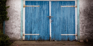 В Калининске любителя конопли осудили за наркопритон в гараже В Калининске любителя конопли осудили за наркопритон в гараже