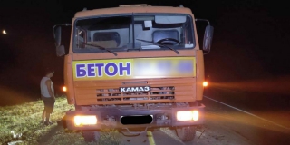 Водитель бетономешалки умер в неотложке после ДТП на ночной трассе Водитель бетономешалки умер в неотложке после ДТП на ночной трассе