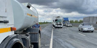 В Энгельсском районе на трассе столкнулись грузовик и автоцистерна В Энгельсском районе на трассе столкнулись грузовик и автоцистерна