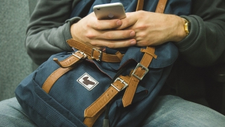 Юноша из Уфы обманул саратовчанку на продаже рюкзаков в интернете