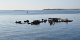 Продление набережной Саратова. Затонувшие баржи хотят поднять до конца навигации