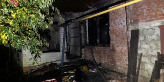 Под Красноармейском дом сгорел из-за переделанного удлинителя