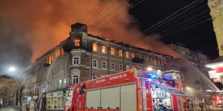 В центре Саратова загорелось здание гостиницы «Россия»