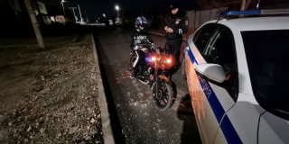 Инспекторы ГИБДД доставили в полицию юного байкера после жалоб жителей Поливановки