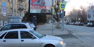 Два перекрестка в центре Саратова стали опасными из-за неработающих светофоров