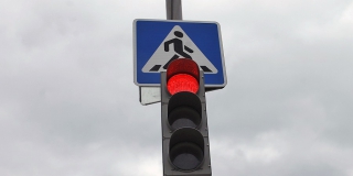 В Саратове на аварийных перекрестках начали работать еще 7 светофоров