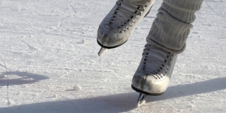 Завтра в Саратове откроют ледовый каток и две хоккейные коробки