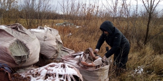 Собственника земли на объездной дороге в Саратове накажут за мусор в полях