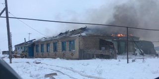 В Александрово-Гайском районе сгорел фельдшерско-акушерский пункт