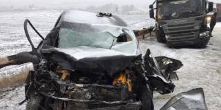 Суд взыскал 900 тысяч за гибель отца троих детей в ДТП под Саратовом Суд взыскал 900 тысяч за гибель отца троих детей в ДТП под Саратовом