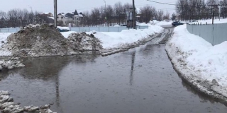 Оттепель. Жители Саратова массово жалуются на подтопленные улицы