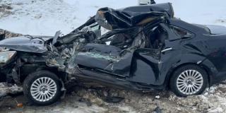 Под Вольском «Форд Фокус» врезался в стоявшую «ГАЗель». Водитель погиб Под Вольском «Форд Фокус» врезался в стоявшую «ГАЗель». Водитель погиб