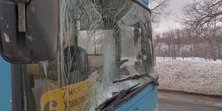 В Балакове «наркоман» набросился на проезжавший троллейбус В Балакове «наркоман» набросился на проезжавший троллейбус