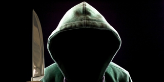 Безработный энгельсит грозил ножом брату за тунеядство Безработный энгельсит грозил ножом брату за тунеядство