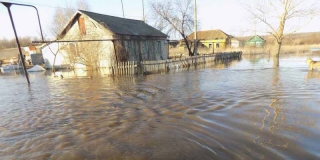 В Саратовской области затоплено 10 мостов и 3 дороги
