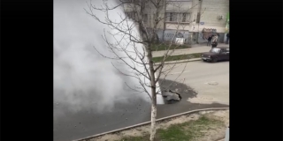 Из-за «гейзера» на Вольской массово отключили отопление и горячую воду Из-за «гейзера» на Вольской массово отключили отопление и горячую воду