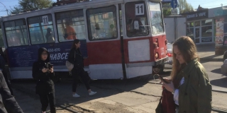 На СХИ сошел с рельсов трамвай маршрута №11 На СХИ сошел с рельсов трамвай маршрута №11