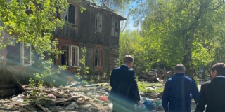 Прокуратура потребовала от властей огородить опасный дом в Заводском районе