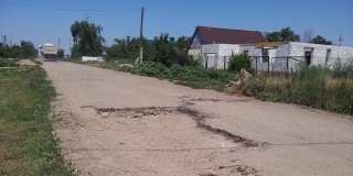 В Самойловском районе приведут в порядок более 10 км трассы от райцентра до Казачки В Самойловском районе приведут в порядок более 10 км трассы от райцентра до Казачки