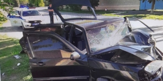 В Аткарске «Чери» протаранил столб. Пострадал 18-летний юноша В Аткарске «Чери» протаранил столб. Пострадал 18-летний юноша