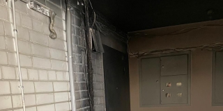 В Солнечном-2 жильцов дома эвакуировали из-за горящего кабеля. Пострадал младенец