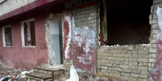 Чиновники: Срок расселения разрушающего дома на Волгодонской неизвестен