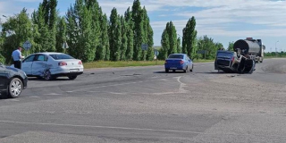 На трассе под Энгельсом «Ларгус» перевернулся на крышу. Есть пострадавшие На трассе под Энгельсом «Ларгус» перевернулся на крышу. Есть пострадавшие