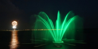 Плавающий фонтан в Саратове временно будет работать без музыки Плавающий фонтан в Саратове временно будет работать без музыки