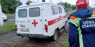 В Аткарске мужчина попал в больницу после падения с железнодорожного моста