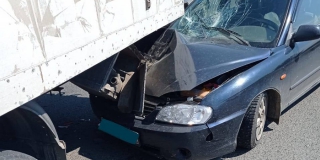 На Маркина женщина попала в больницу после аварии с грузовиком На Маркина женщина попала в больницу после аварии с грузовиком