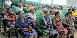 Балаковцы устроили старикам и инвалидам праздник в Год культурного наследия