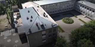 В Саратове ремонтируют крыши школ и детсадов к учебному году