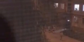 В Балакове толпа мигрантов избила мужчину возле подъезда