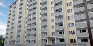 В Летном городке переселенцы из аварийного жилья начали получать новые квартиры