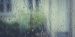В Саратове прогнозируют ливень и порывы ветра до 15 м/с
