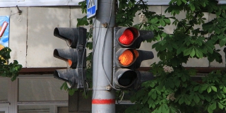 В Ленинском районе на 7 часов выключат светофор
