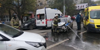 В Саратове мужчина попал в больницу после аварии с машиной ДПС В Саратове мужчина попал в больницу после аварии с машиной ДПС