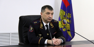 Главного саратовского полицейского Ситникова наградили знаком «Почетный сотрудник МВД»