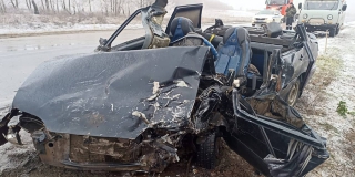 У Михайловки две машины стали грудой металла после ДТП. Трое в больнице У Михайловки две машины стали грудой металла после ДТП. Трое в больнице